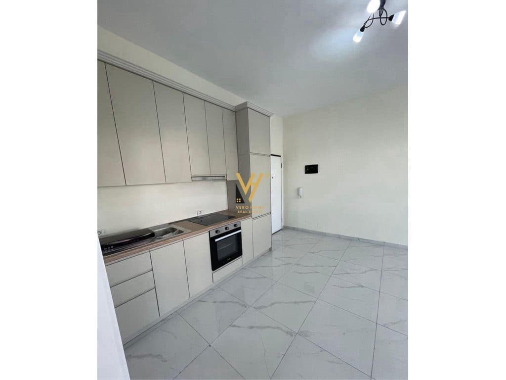 SHITET APARTAMENT 1+1+BLK TE BULEVARDI BLU, KAMEZ 9.500.000 LEKE 2