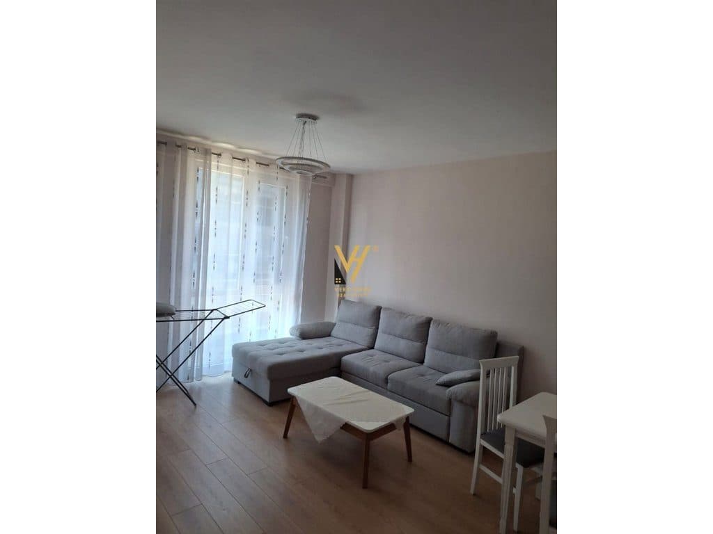 JEPET APARTAMENT 2+1 TE ISH FUSHA E AVIACIONIT 650 EURO