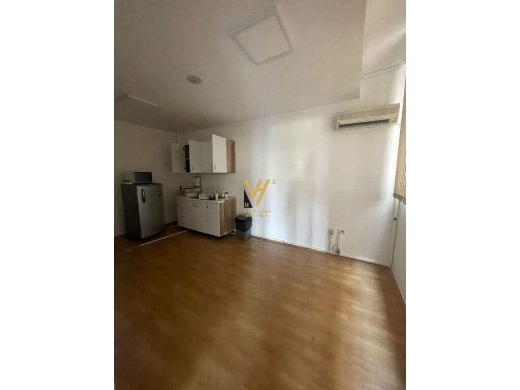 Jepet Zyre me qera ne Bllok 200 m2 3