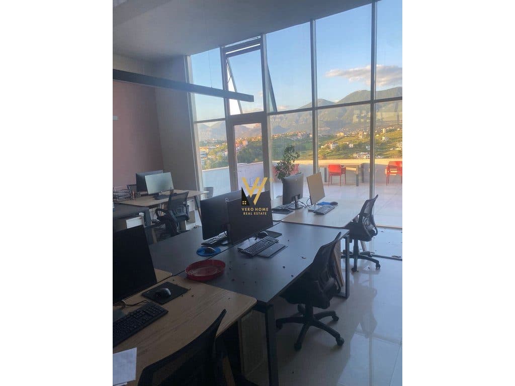 JEPET ZYRE 250 M2 ME QERA NE SAUK 2.000 EURO 3