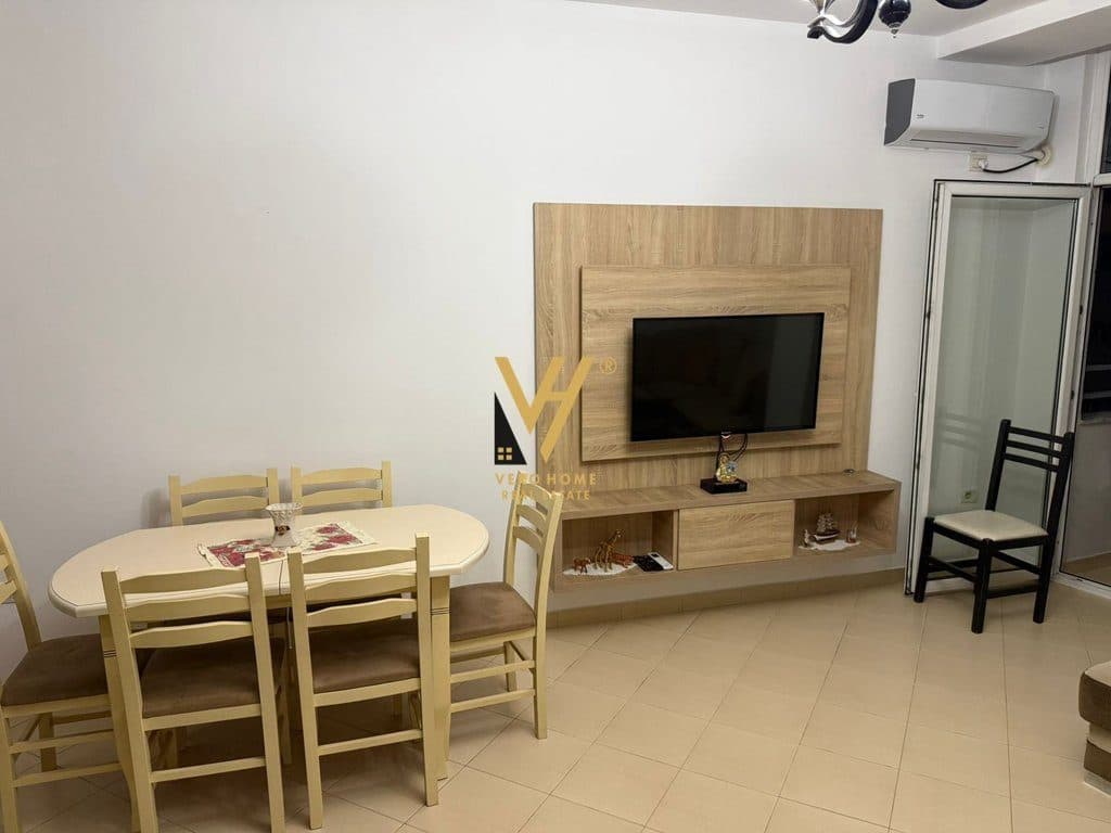 JEPET APARTAMENT 2+1+BLK ME QERA TE JORDAN MISJA 50.000 LEKE 2