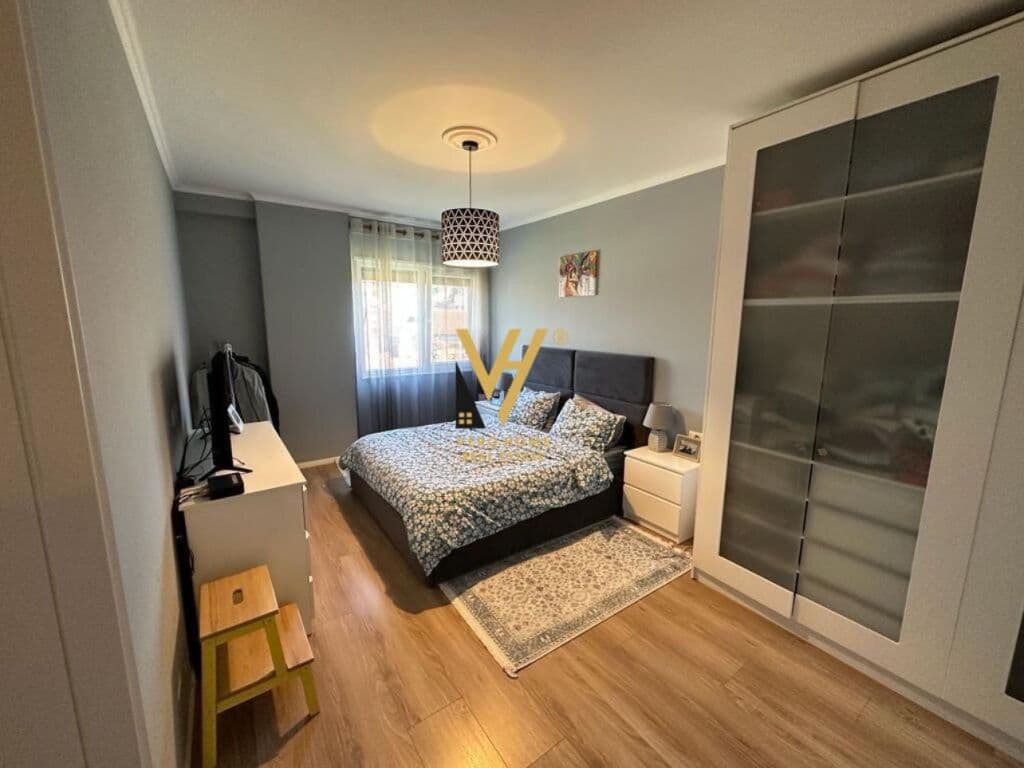 Shitet Apartament 2+1+2+ballkon te Rruga Dritan Hoxha 109 m2 4
