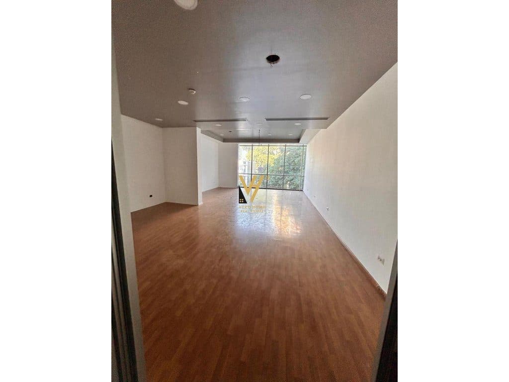 JEPET AMBIENT 150 M2 ME QERA NE MYSLYM SHYR 2.200 EURO