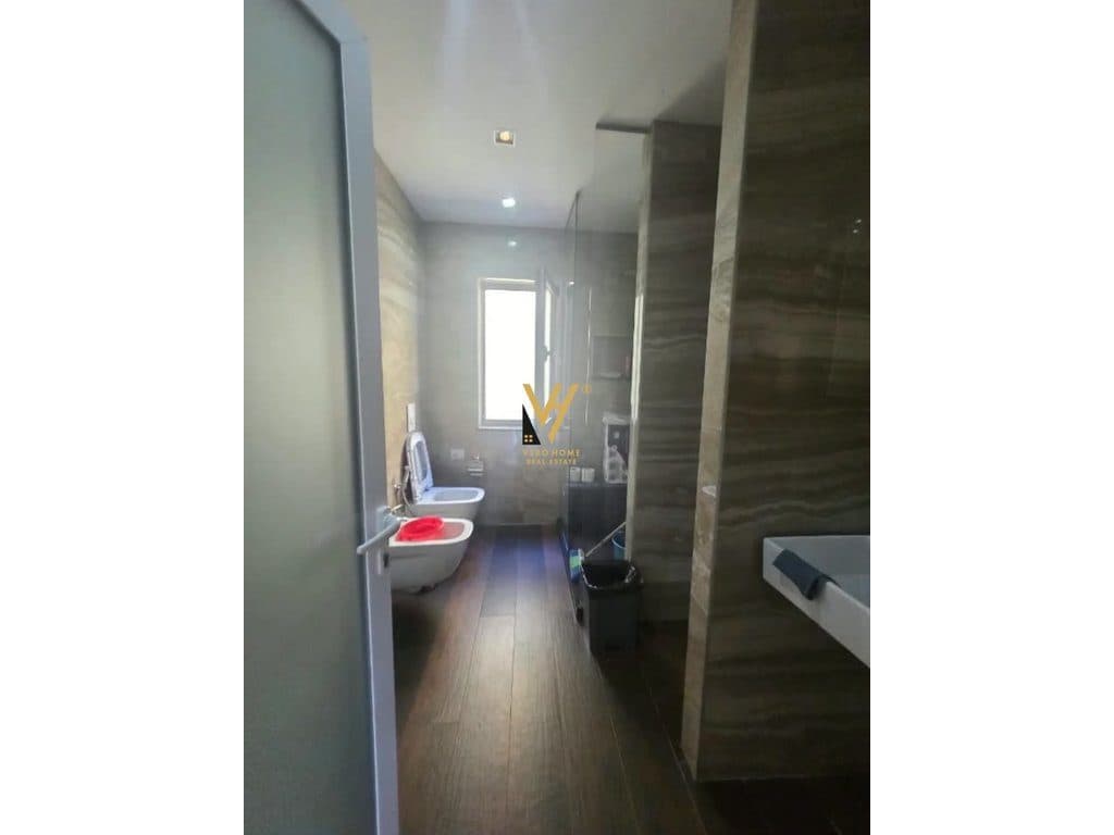 JEPET AMBIENT BIZNESI 140 M2 ME QIRA TE RRUGA KOSOVAREVE 2.500 EURO 4