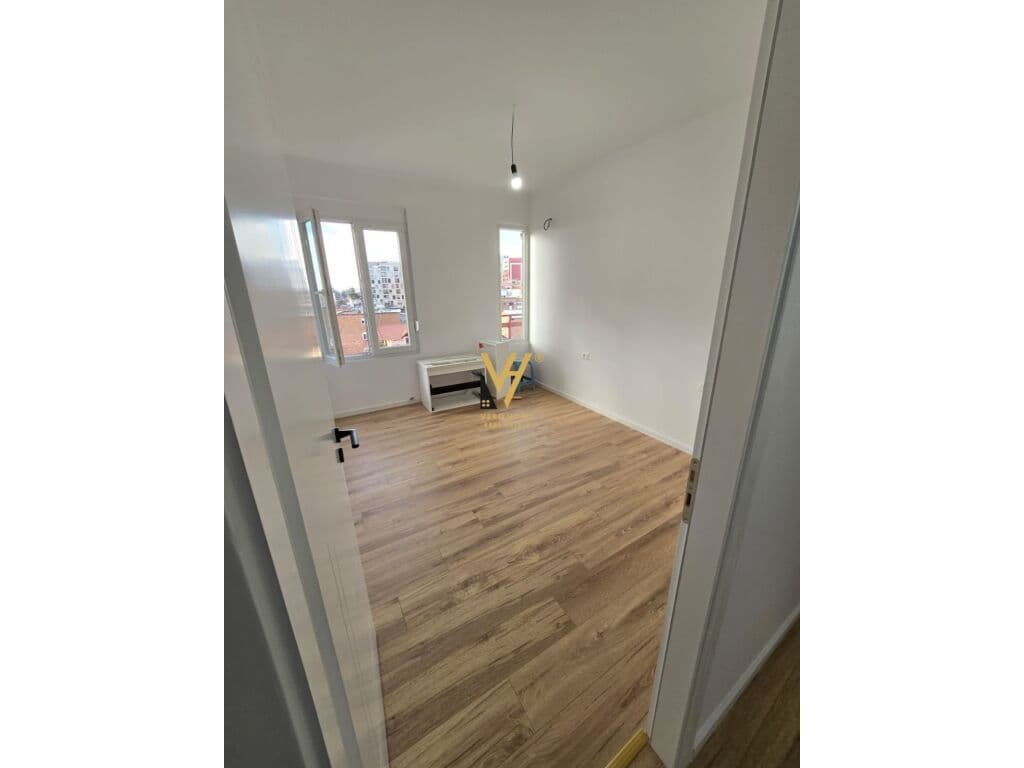 Shitet Apartament 2+1+ballkon te Xhamlliku 74 m2 3