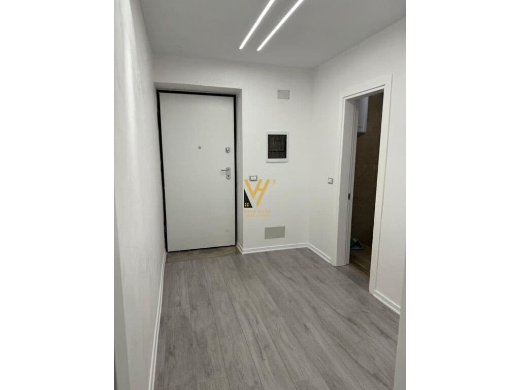 Jepet Zyre me qera te Xhamlliku 53 m2 4