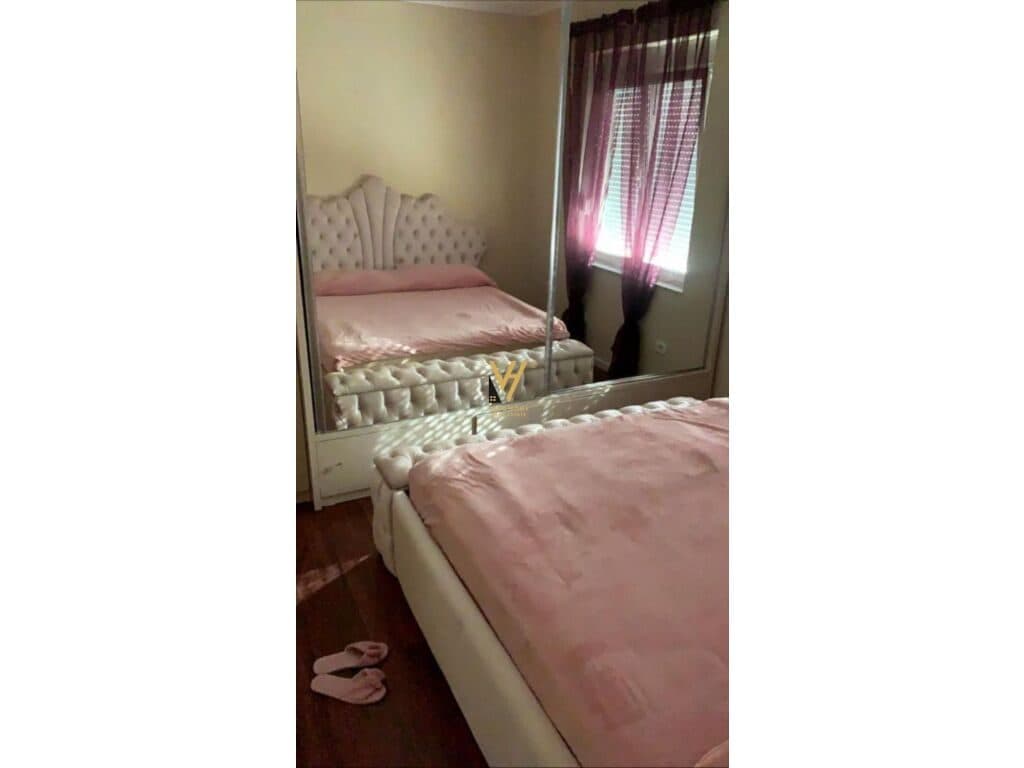 Shitet Apartament 2+1+ballkon dhe nje Garsoniere te Rruga e Elbasanit 105 m2 2