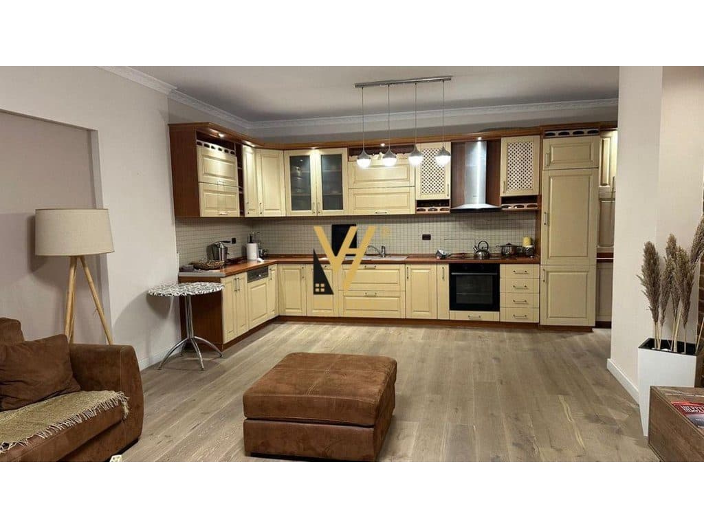 JEPET APARTAMENT 2+1 ME QERA NE DON BOSKO 800 EURO 2