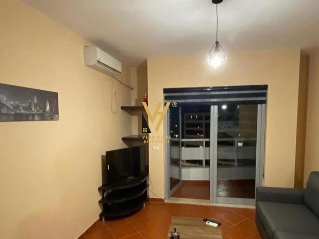 JEPET APARTAMENT 1+1 ME QERA TE RRUGA IRFAN TOMINI 57.000 LEKE 3