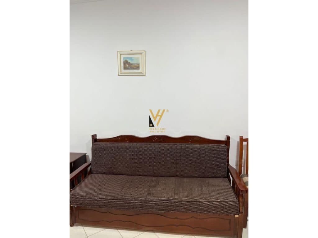 Shitet apartament 1+1 te Medreseja 56 m2
