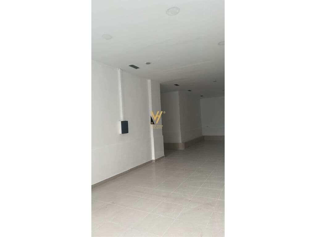 Jepet Dyqan me qera te Rruga Pjeter Budi 103 m2