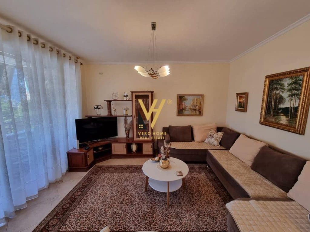JEPET APARTAMENT 3+1+2+3BLK ME QIRA TE STADIUMI AIR ALBANIA 1.000 EURO