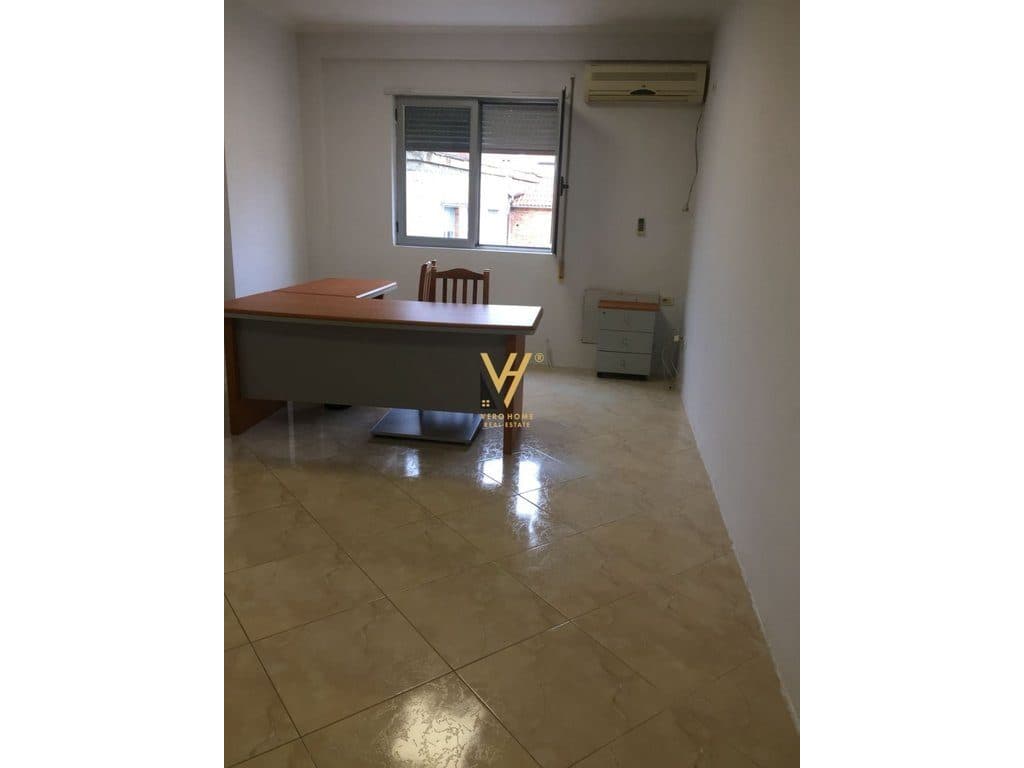 JEPET ZYRE 60 M2 ME QERA NE QENDER 500 EURO