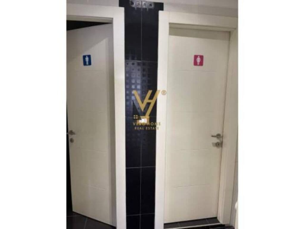 Shitet ambinet biznesi 110 m2 te Sheshi Willson 3