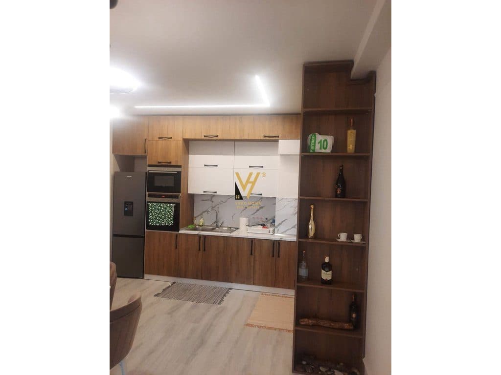 JEPET APARTAMENT 2+1+2 ME QERA TE RRUGA E DIBRES,KOM. ARLIS 750 EURO 2