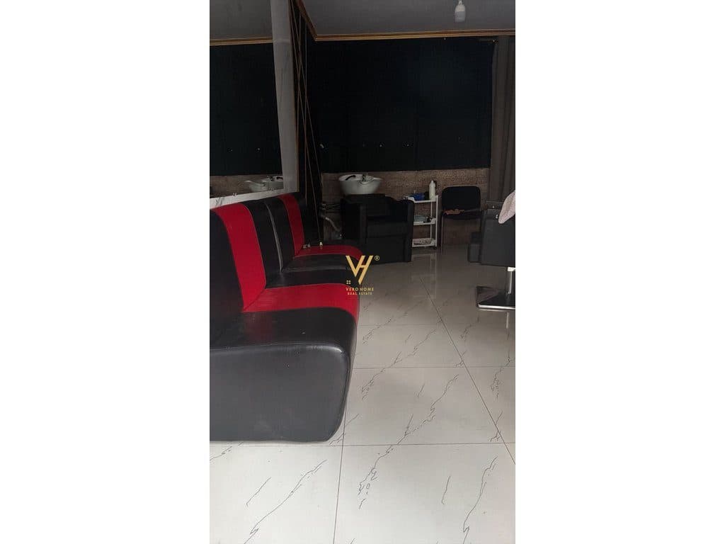 JEPET AMBIENT BIZNESI 50 M2 TE RRUGA PANORAMA 60.000 LEKE