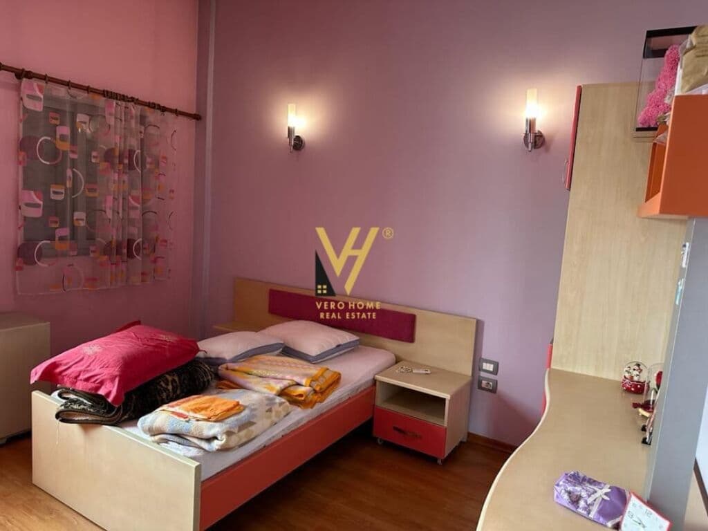 Jepet Apartamen4+1+2 me qera te Bulevardi i Ri 200 m2