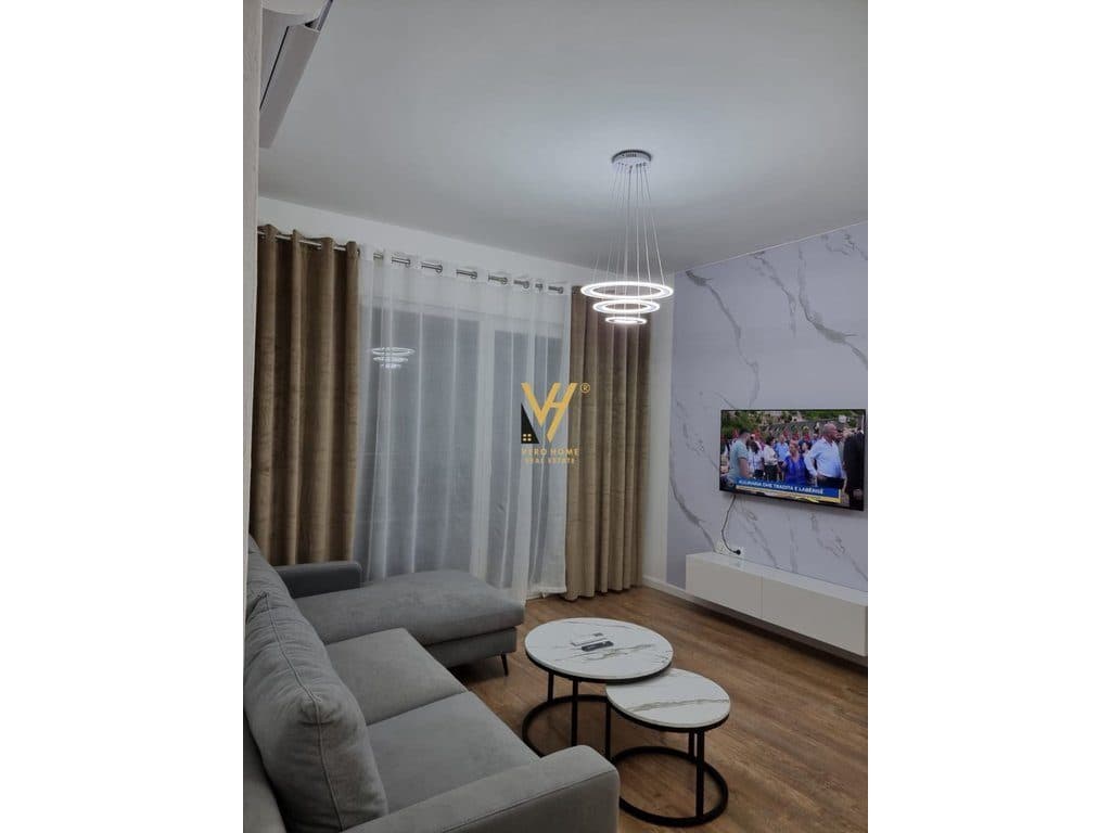 JEPET APARTAMENT 1+1+BLK ME QERA TE KOMUNA PARISIT 85.000 LEKE