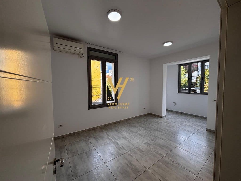 JEPET ZYRE 75 M2 ME QERA TE MEDRESEJA 60.000 LEKE