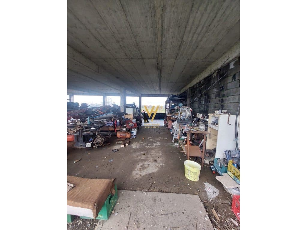 SHITET AMBIENT KOMERICIAL 9.220 M2 NE MILOT 1.300.000 EURO 4