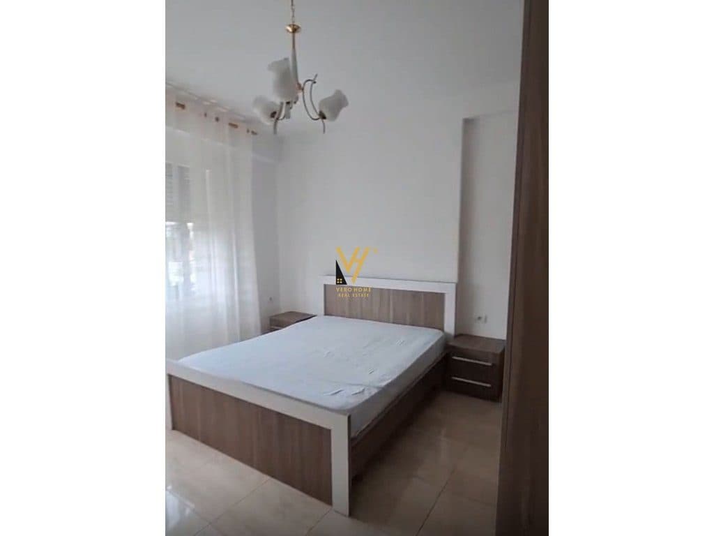 JEPET APARTAMENT 2+1 ME QERA TE KOMUNA E PARISIT 800 EURO