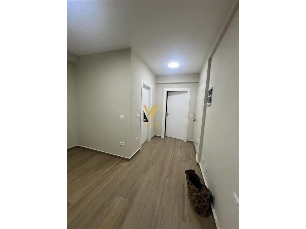 JEPET ZYRE ME QERA 50 M2 TE SHESHI WILLSON 600 EURO 2