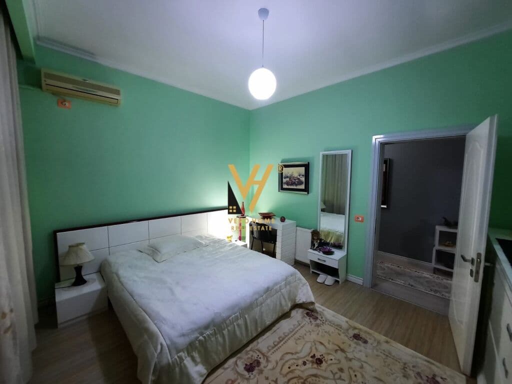 Shitet Objekt Biznesi tre Katesh te Lagjja 1 , Pogradec 1650 m2