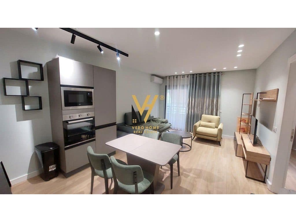 JEPET APARTAMENT 1+1 ME QIRA TE KOMUNA E PARISIT 700 EURO