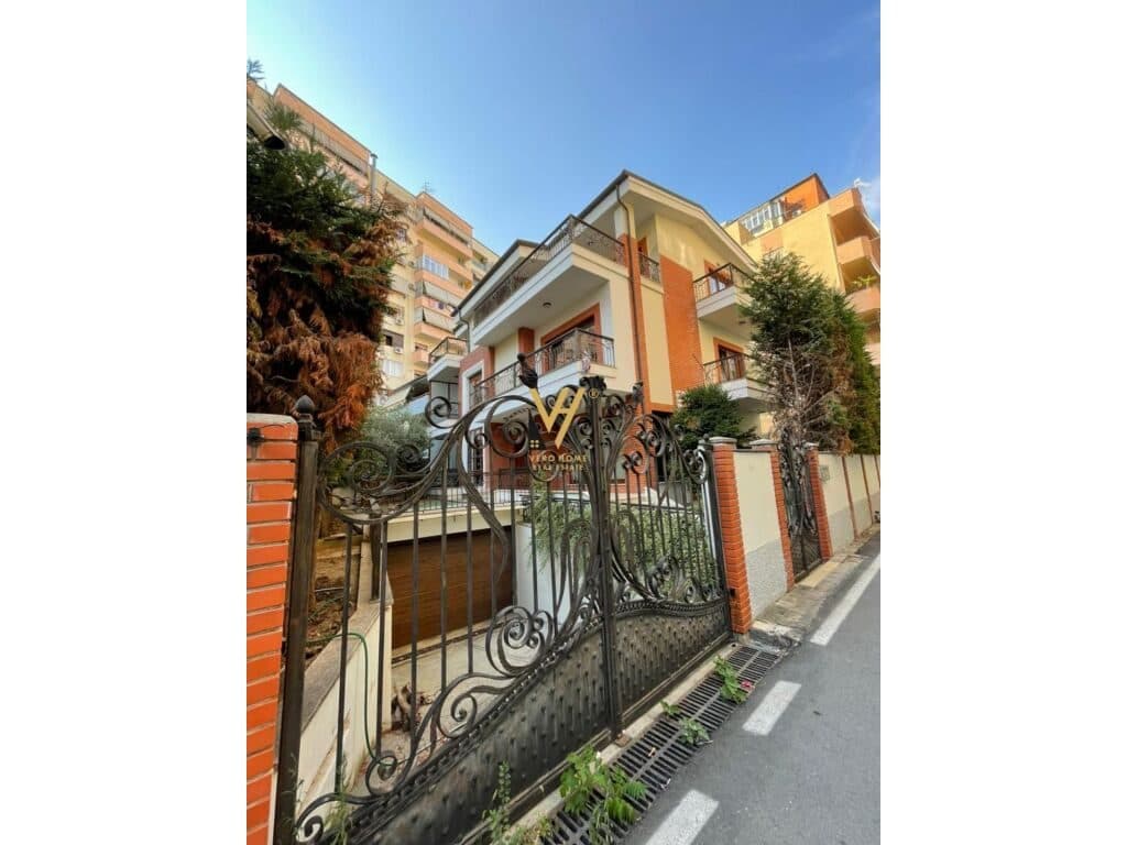 Jepet vile Tre Kateshe me qera te Komuna e Parisit 540 m2 3