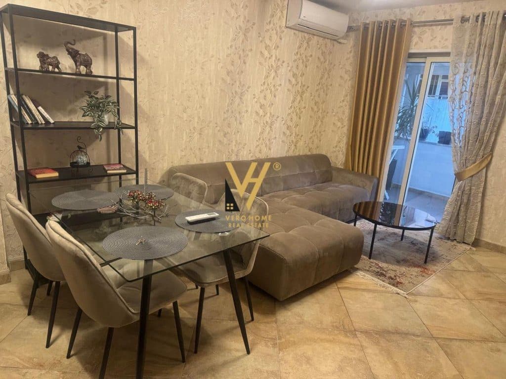 JEPET APARTAMENT 1+1+BLK TE RRUGA E BARRIKADAVE 650 EURO 2