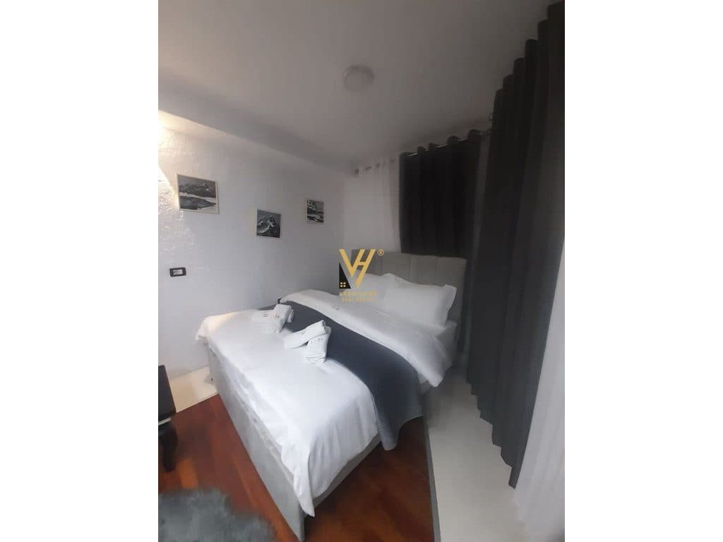 JEPET APARTAMENT 1+1 ME QERA NE QENDER 100.000 LEKE 3