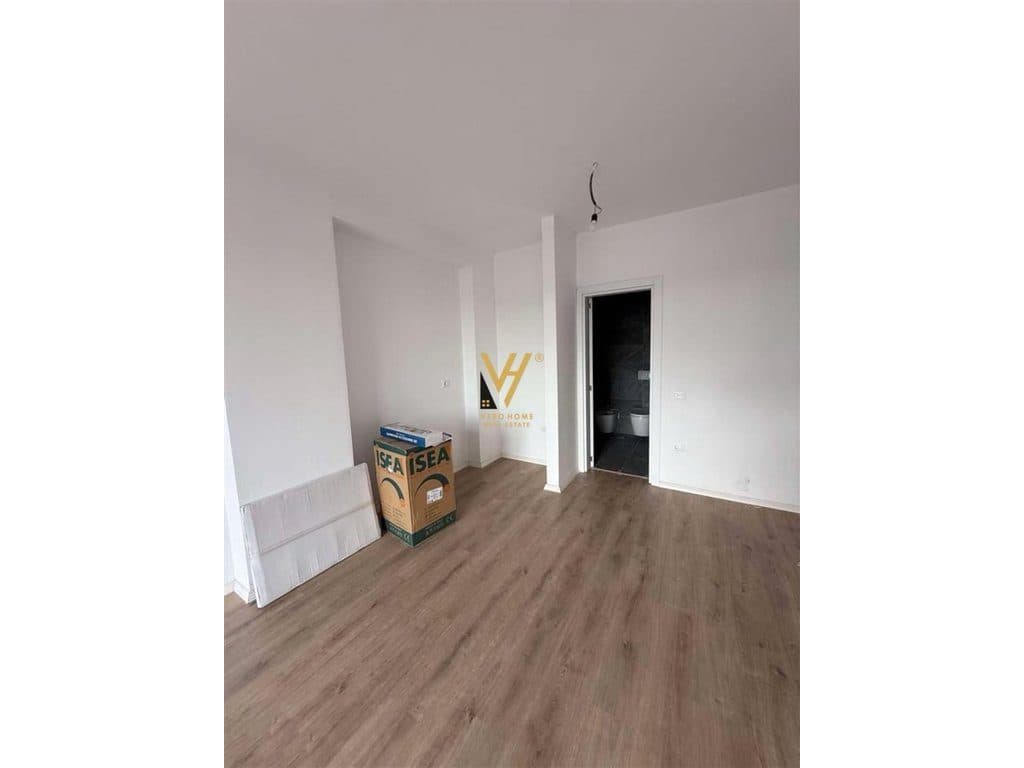 JEPET ZYRE 70M2 ME QERA TE BULEVARDI I RI 500 EURO 2