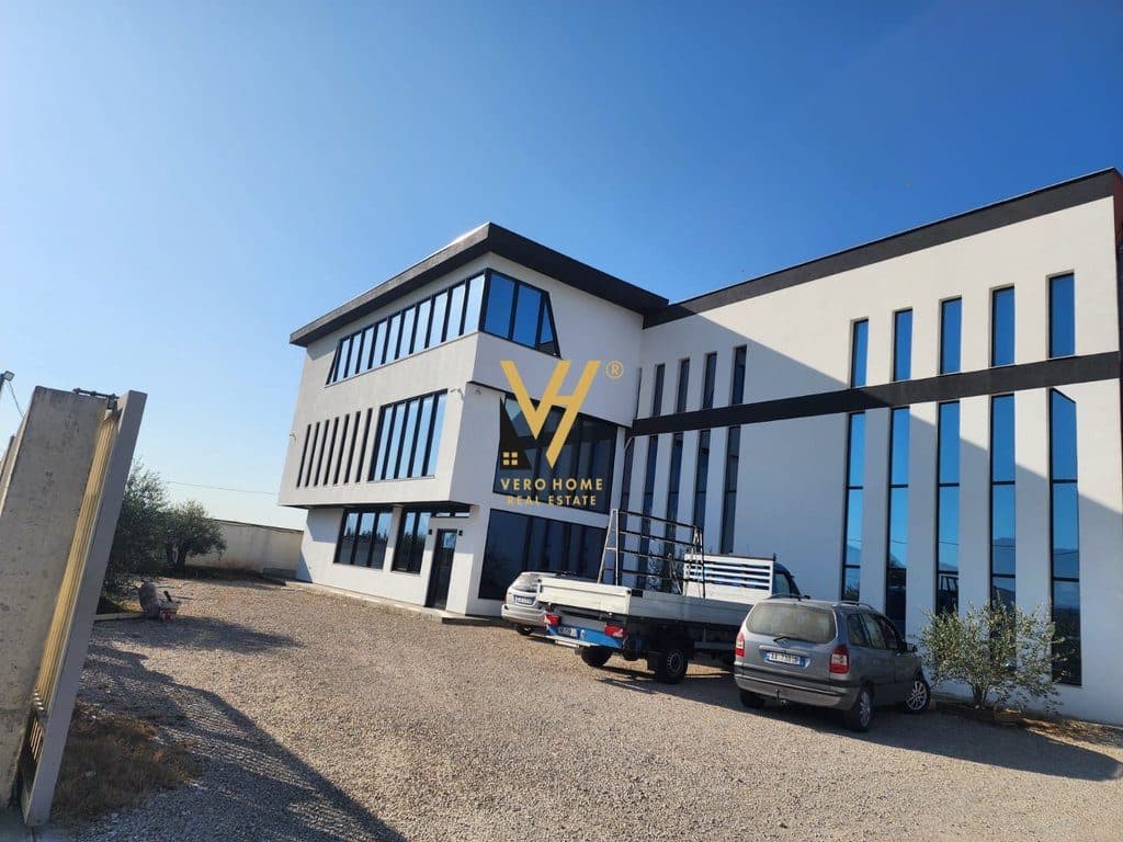 JEPET AMBJENT BIZNESI 800M2 ME QERA NE FUSHE KRUJE 1.800 EURO