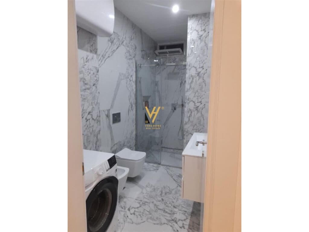 Shitet apartament 1+1 te Rruga 5 Maji 72 m2 3