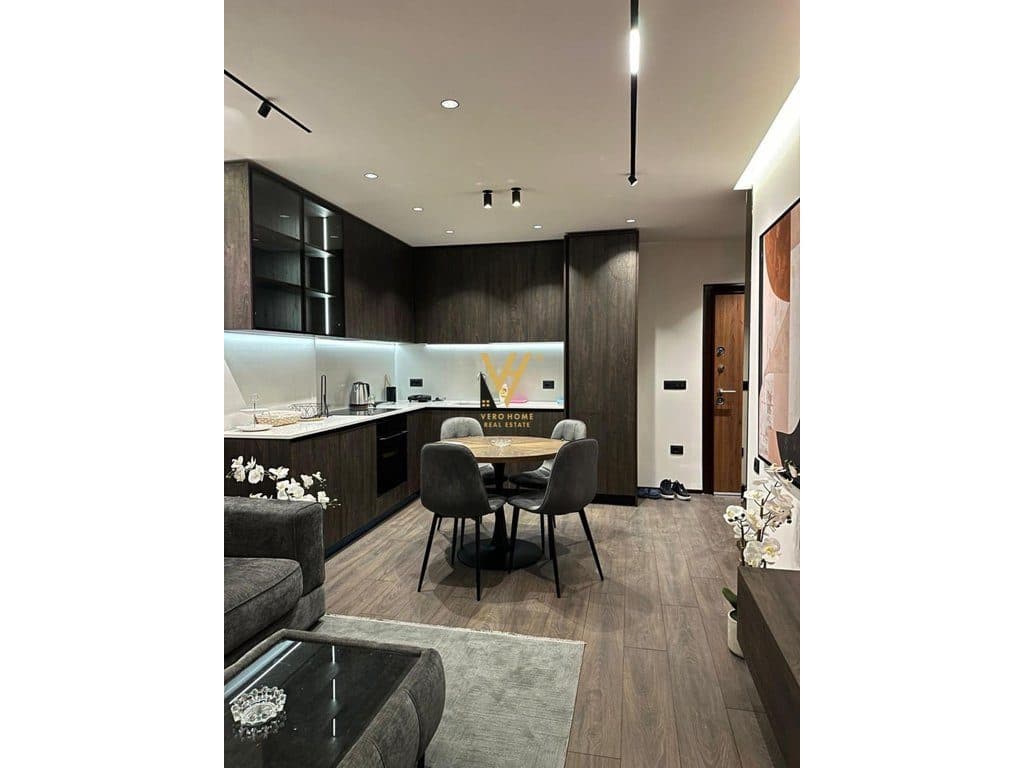 JEPET APARTAMENT 1+1+BLK ME QERA TE ISH EKSPOZITA 1.000 EURO 2