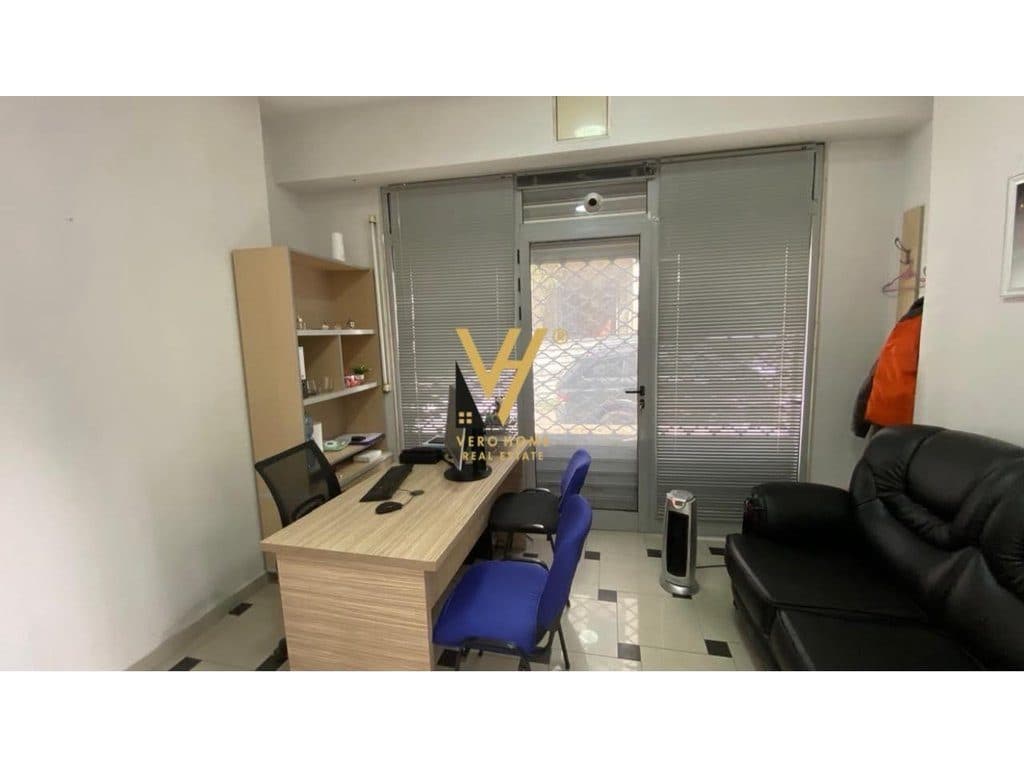 JEPET AMBIENT BIZNESI 371 M2 ME QERA TE USLUGA 3.000 EURO 3