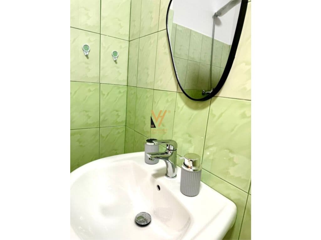 Jepet Garsoniere me qera te Kristal Center 45 m2 4
