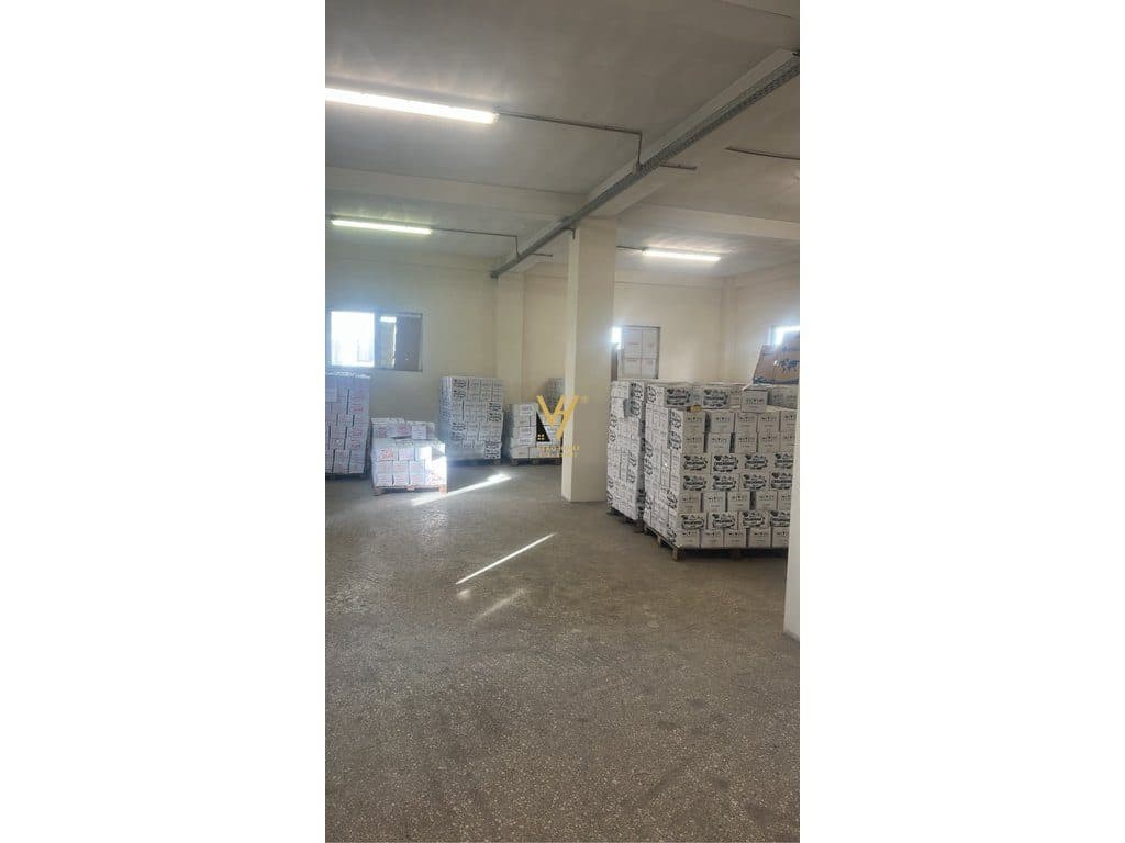 JEPET OBJEKT BIZNESI 740 M2 ME QIRA NE YZBERISHT 5.000 EURO