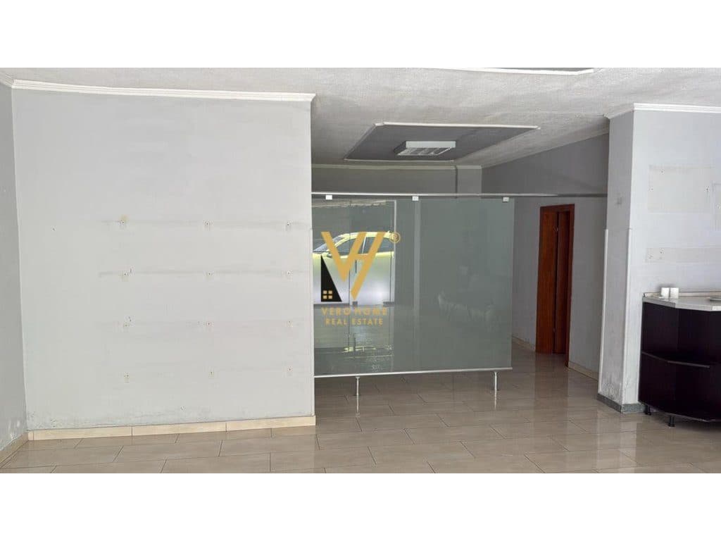 JEPET AMBIENT BIZNESI 60 M2 ME QERA TE SHESHI WILLSON 600 EURO