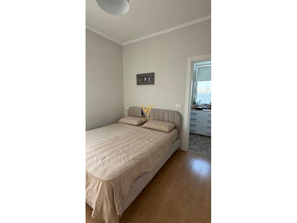 JEPET APARTAMENT 2+1+BLK ME QIRA TE 21 DHJETORI 90.000 LEKE 3