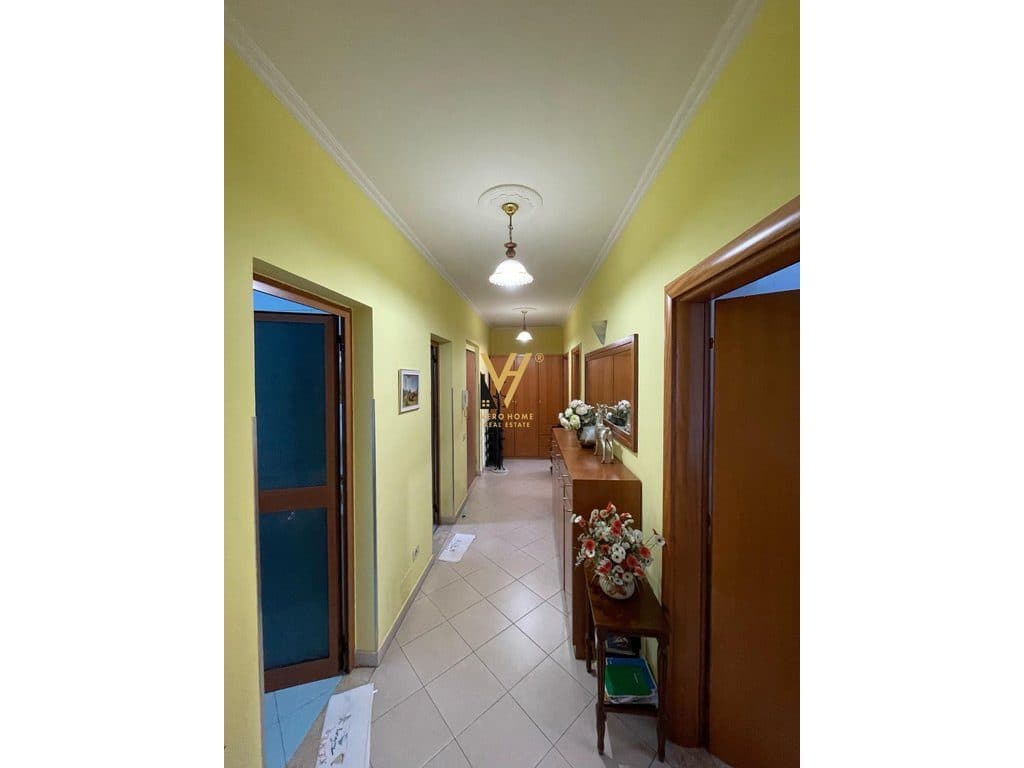 SHITET APARTAMENT 3+1+2+BLK TE RRUGA BARDHYL 175.000 EURO 3