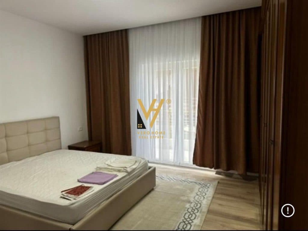 JEPET HYRJE 3+1+BLK ME QERA NE SELITE 700 EURO 2