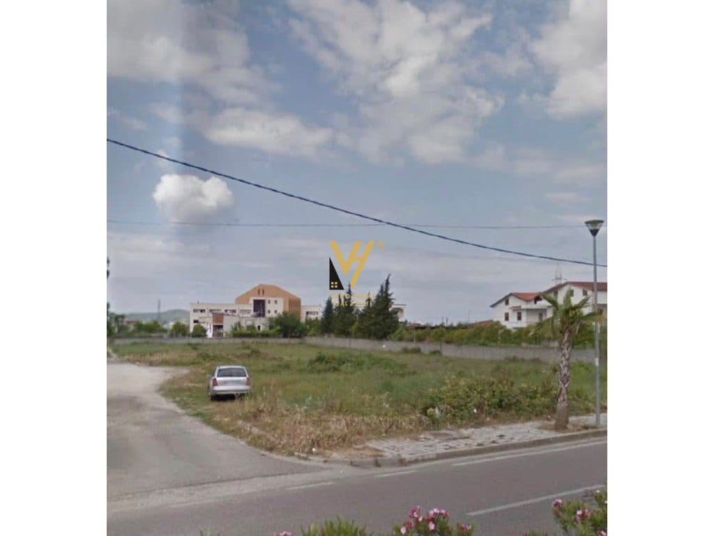 SHITET TOKE 2.900 M2 NE SPILLE, KAVAJE 340.000 EURO