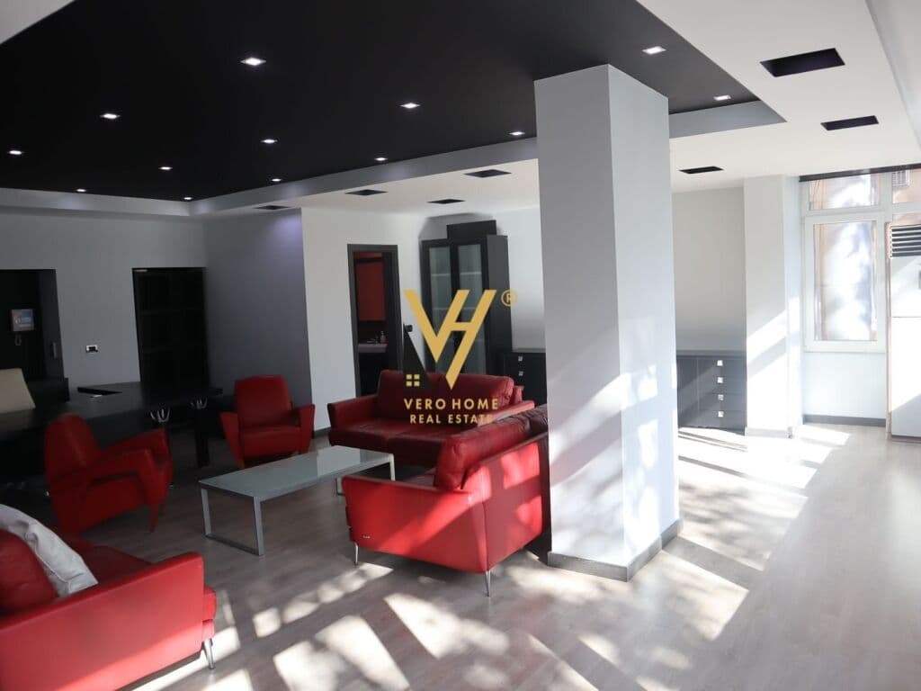 Jepet ambjent biznesi me qera te Ish Stacioni i Trenit 250 m2 3
