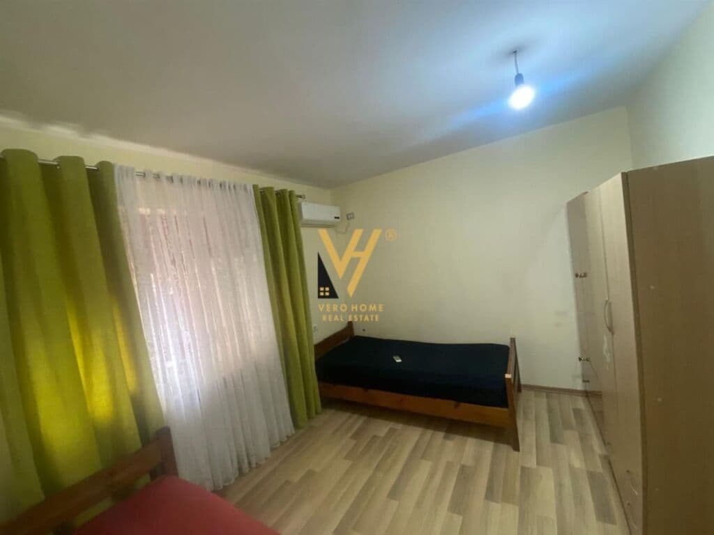 Jepet Apartament 2+1+ballkon me qera te Mozaiku , 21 Dhjetori 95 m2 2