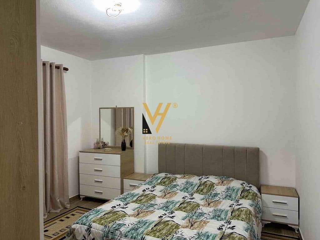 JEPET APARTAMENT 2+1+BLK ME QERA TE UNIVERS CITY 400 EURO 4