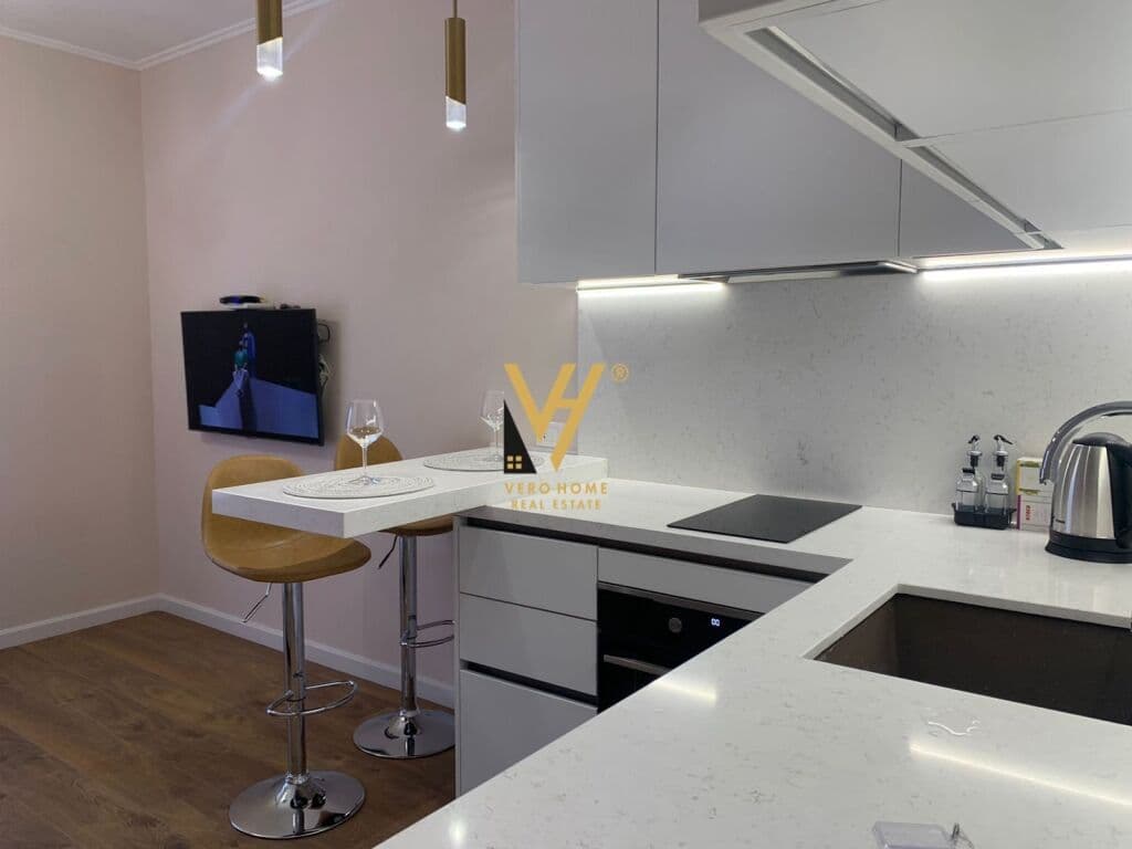 Jepet Apartament 1+1+ballkon me qera ne Qender 65 m2 2