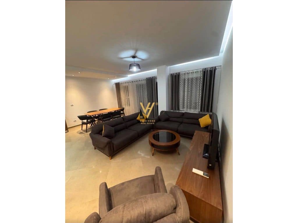 JEPET APARTAMENT 2+1+2 ME QIRA NE RING CENTER 1.000 EURO