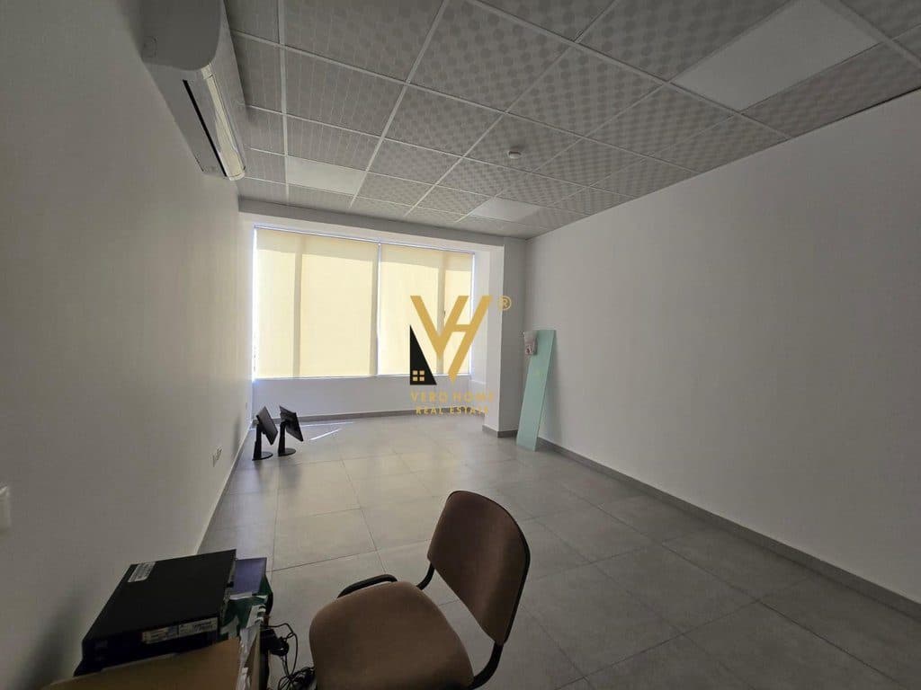 JEPET GODINE BIZNESI 1.340 M2 ME QIRA TE RRUGA E KAVAJES 15.000 EURO 3