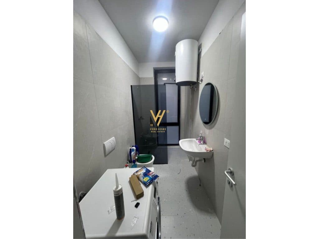 JEPET APARTAMENT 2+1+BLK ME QIRA TE STACIONI I TRENIT 700 EURO 3